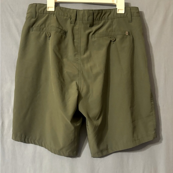 Two Pair of Men’s Hurley Golf Shorts Size 36 Waist in Green and Gray - Picture 3 of 10